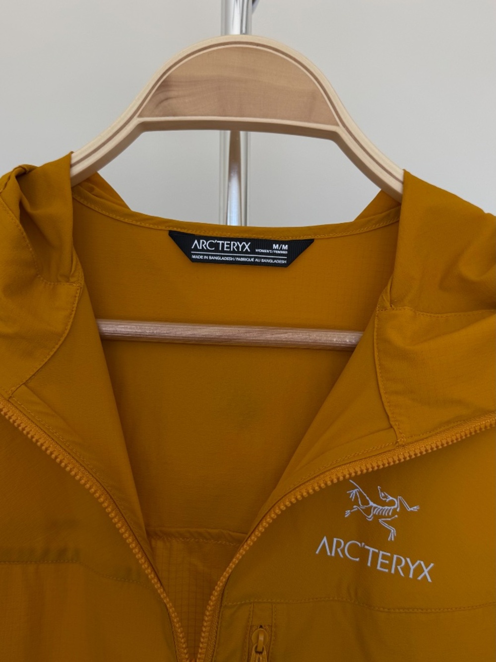 Arc’teryx Women’s Lightweight Hooded Jacket Size M Mustard Yellow - Picture 6 of 9